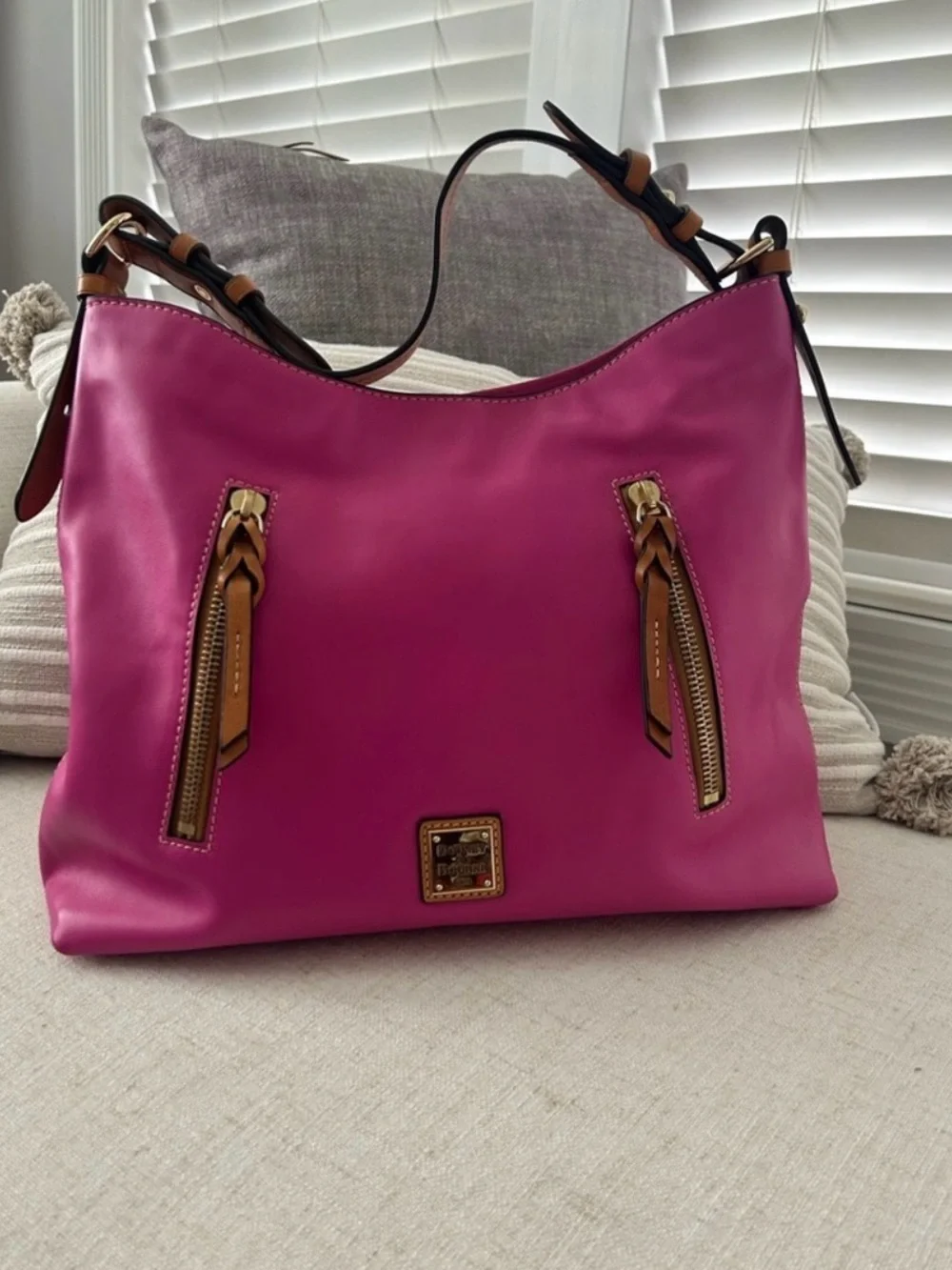 Dooney & Bourke Fuschia hobo bag - Picture 2 of 6